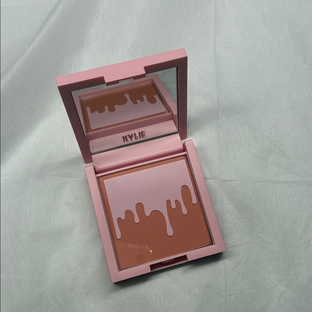 Kylie Blush
